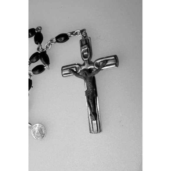 Vintage Italian Black Rosary With Molded Plastic Beads - 5 Decade Rosary - Picture 4 of 8
